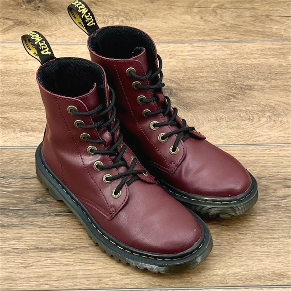 Dr Martens Luana‎ Women's Size 6 Oxblood Red Leather Lace Up Combat Boots